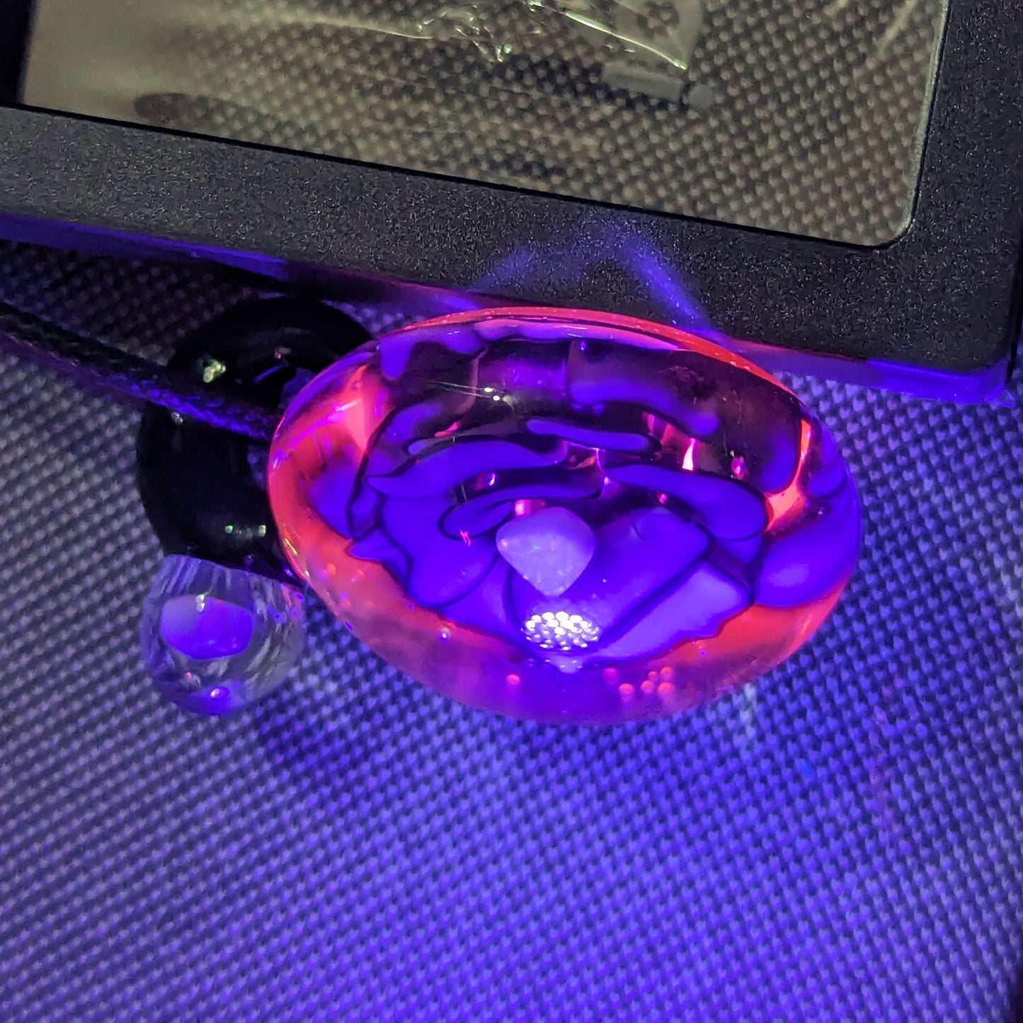 Black & White Flower Marble and UV Pendant Set