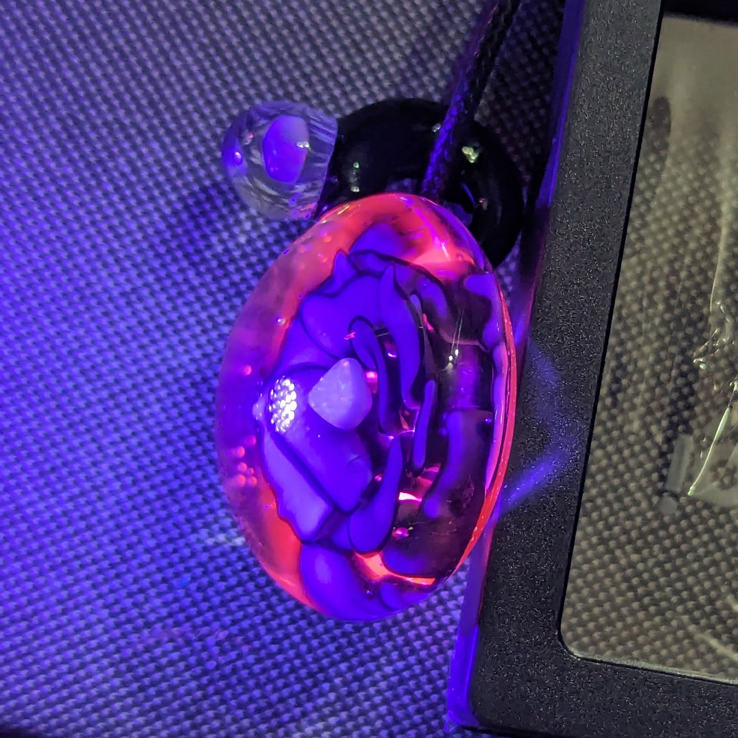 Black & White Flower Marble and UV Pendant Set